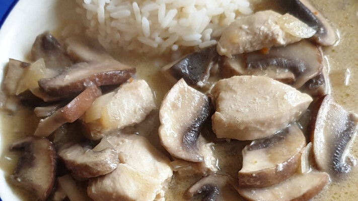 Hähnchengeschnetzeltes mit Champignon - Hähnchengeschnetzeltes mit Champignon